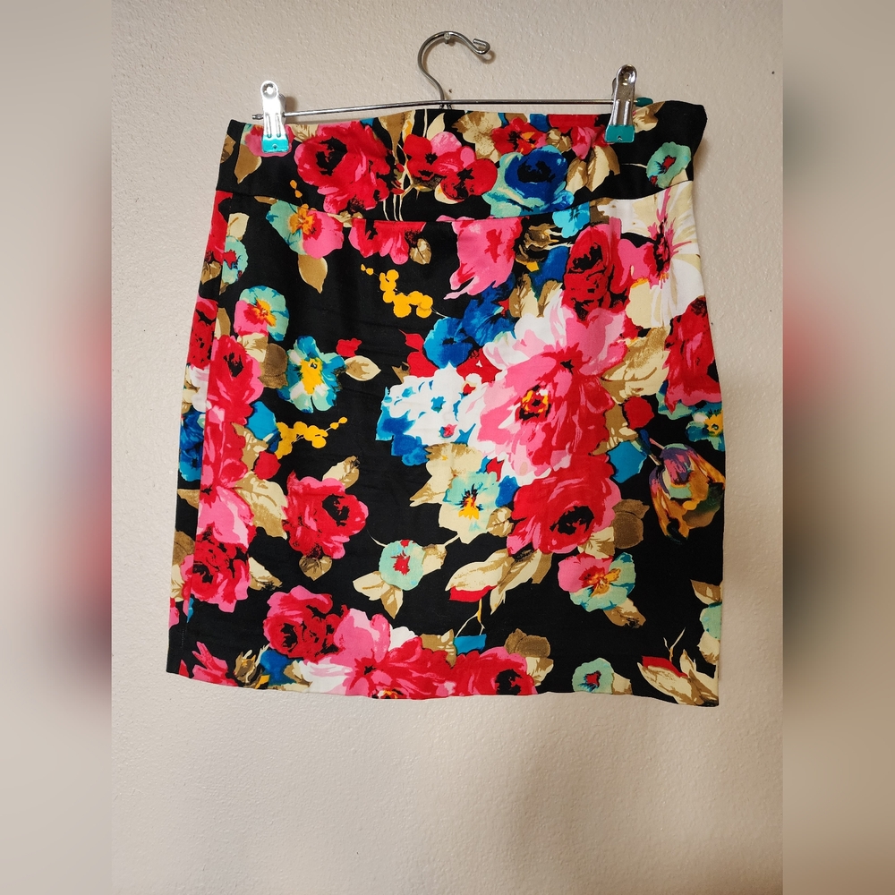 Grace Skirt, Women's size 6 Grace Floral Print Mini Skirt